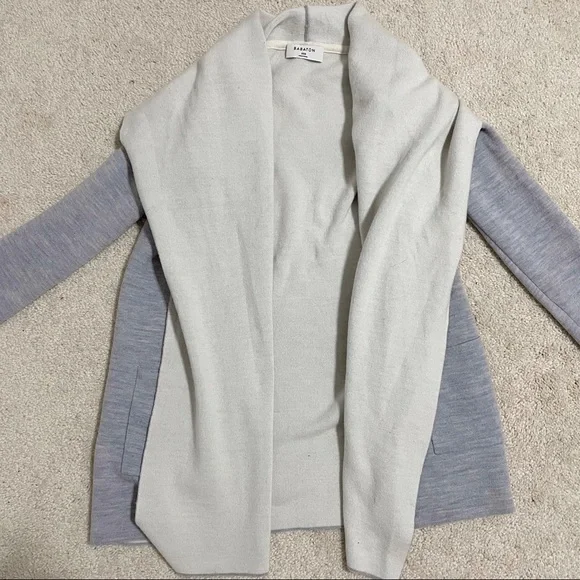 Aritzia Two-Tone Light Gray and Cream Open Front Cardigan - Picture 4 of 11